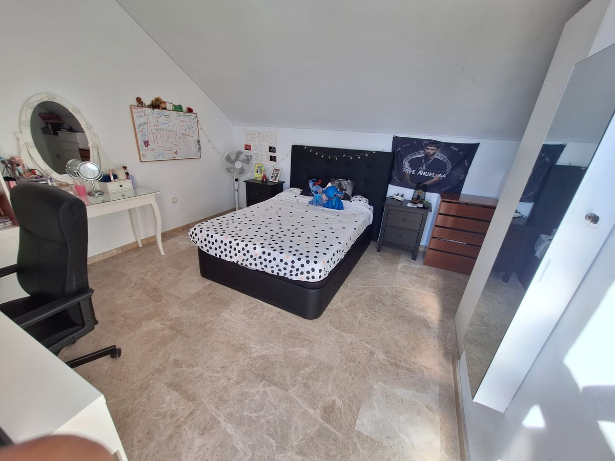 2d4ee5e9e07a5abf7e5fb667c6d38c30 - 23