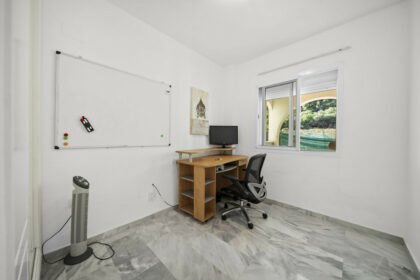 2d6435bf930a375e496e186fdf2b67aa - 12