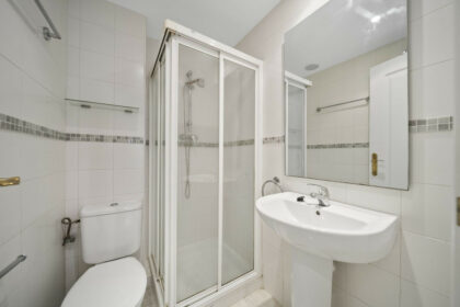 2d6435bf930a375e496e186fdf2b67aa - 13