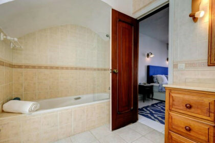 2e8ac0ea63803603be83d196639233ed - 16