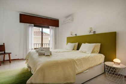 2e8ac0ea63803603be83d196639233ed - 25