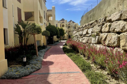 2fbd9141defe54a50f5c54ad9297f1b8 - 10