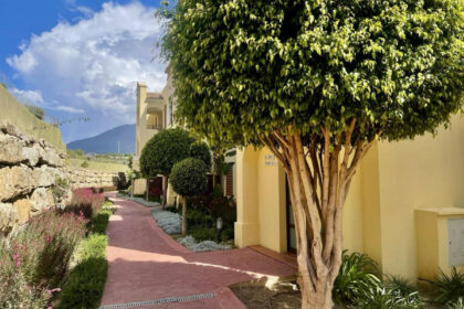 2fbd9141defe54a50f5c54ad9297f1b8 - 12