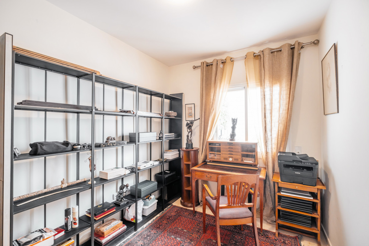 2fcbc378c8a342953a484ba0a63a0ab0 - 13