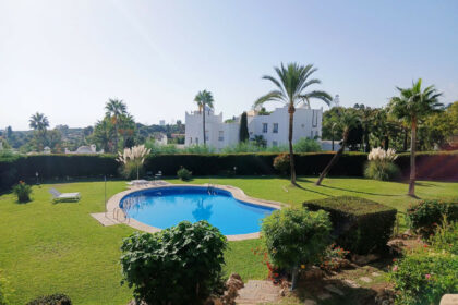 2fd6281de28354fc2dde53206d6d0c2c - 1