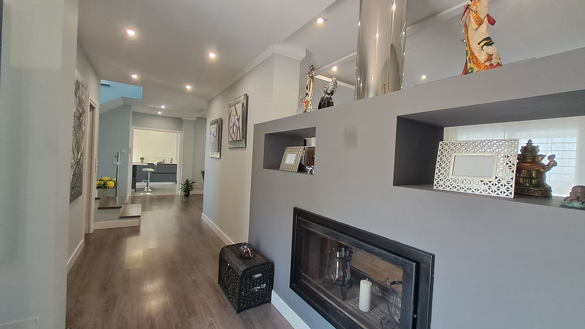 2fdd7c1348b38853e821f60ccfe4a9eb - 10