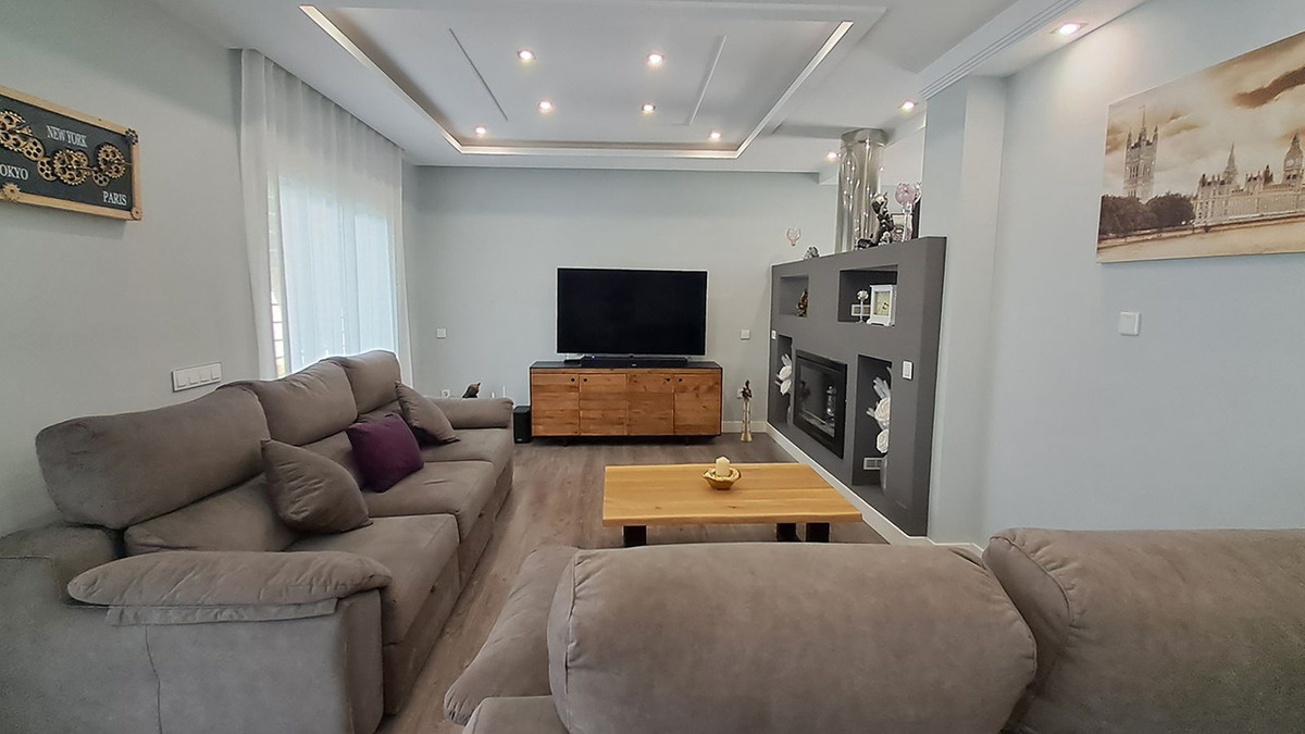 2fdd7c1348b38853e821f60ccfe4a9eb - 12