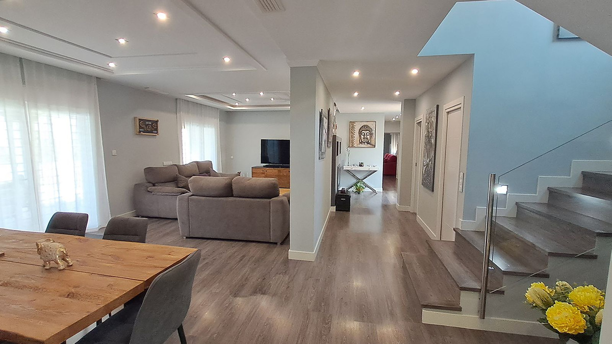 2fdd7c1348b38853e821f60ccfe4a9eb - 14