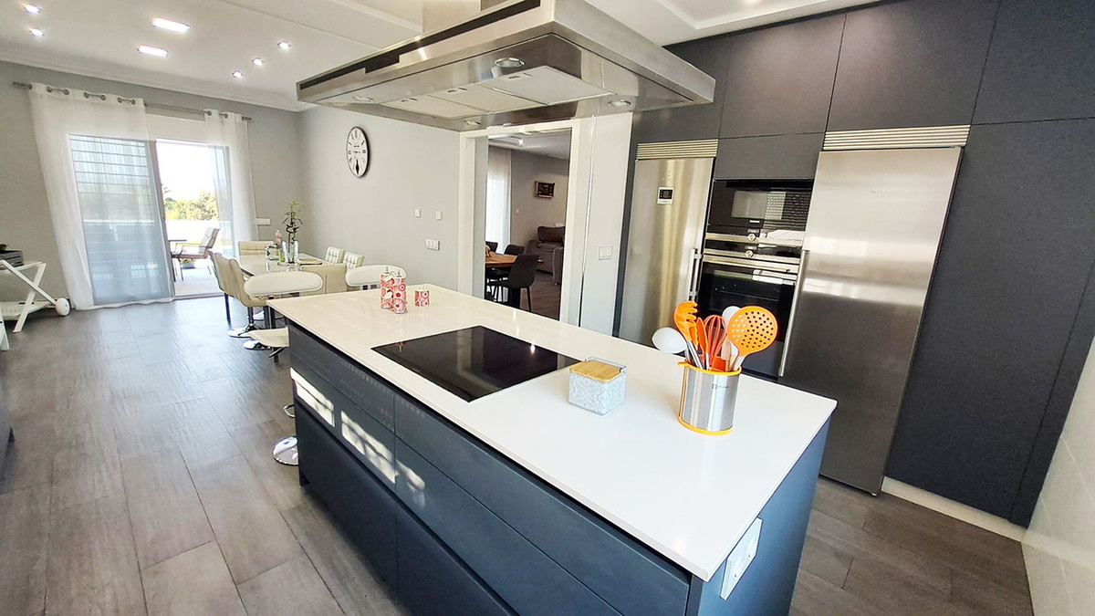 2fdd7c1348b38853e821f60ccfe4a9eb - 18