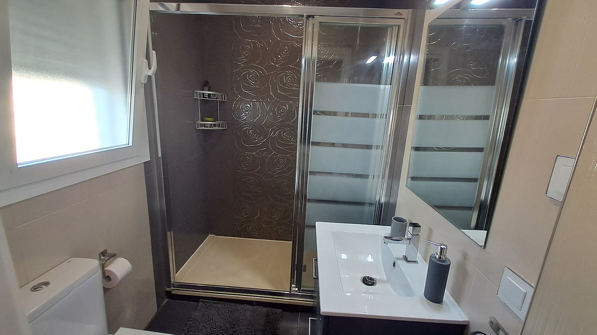 2fdd7c1348b38853e821f60ccfe4a9eb - 20