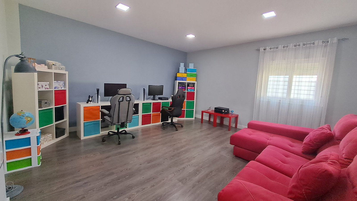 2fdd7c1348b38853e821f60ccfe4a9eb - 21