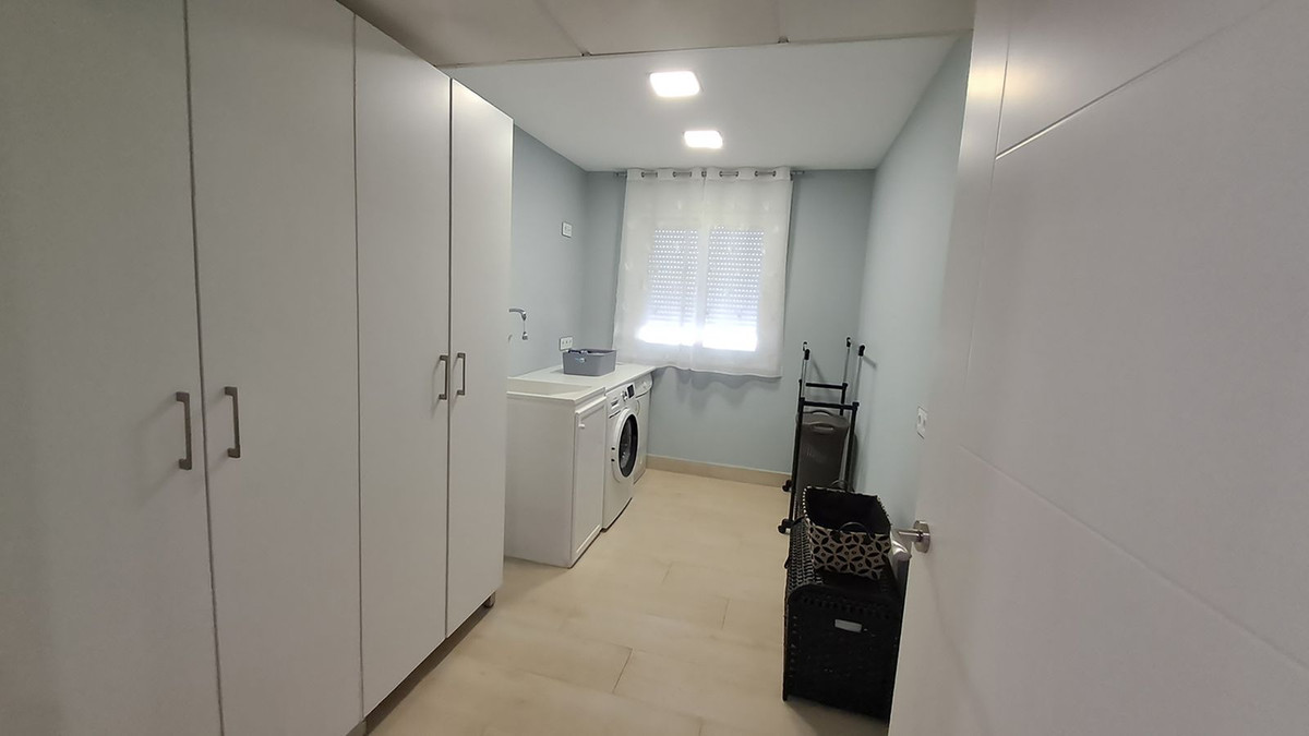 2fdd7c1348b38853e821f60ccfe4a9eb - 27