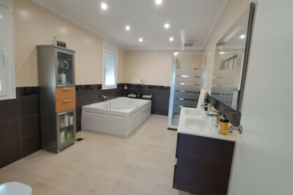 2fdd7c1348b38853e821f60ccfe4a9eb - 28