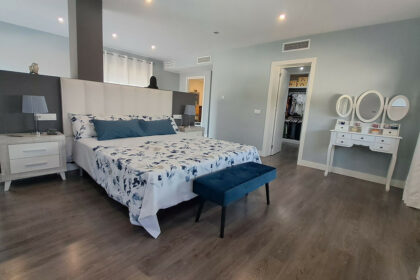 2fdd7c1348b38853e821f60ccfe4a9eb - 30