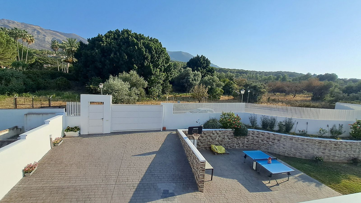 2fdd7c1348b38853e821f60ccfe4a9eb - 33