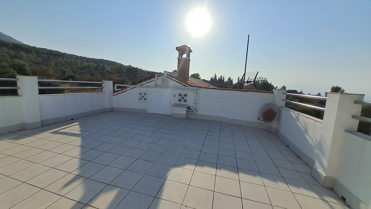 2fdd7c1348b38853e821f60ccfe4a9eb - 35