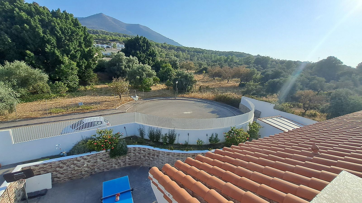 2fdd7c1348b38853e821f60ccfe4a9eb - 36