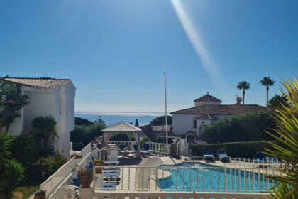 305f2bf1a35ce2e04386e5d1a9518fce - 15