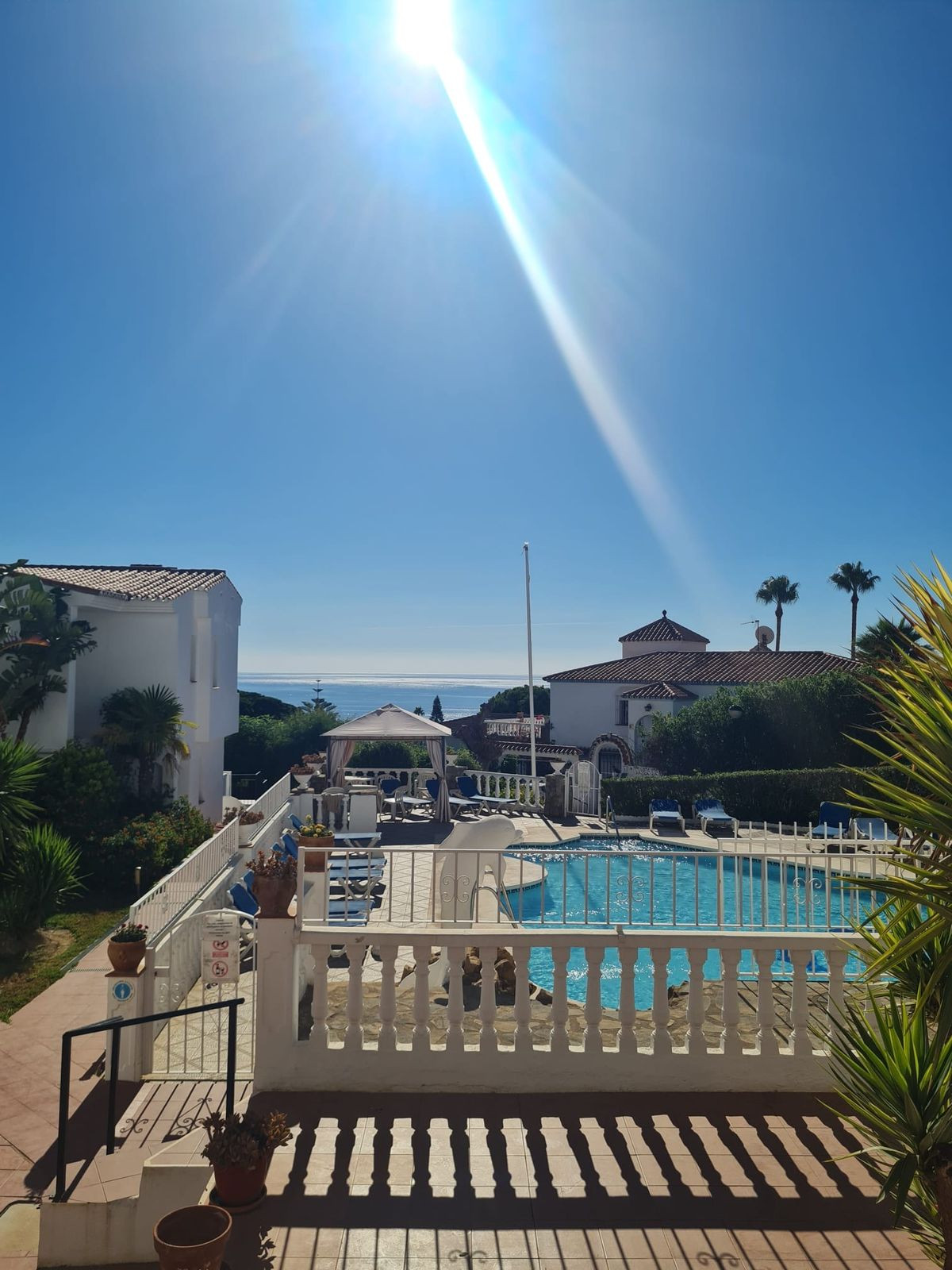 305f2bf1a35ce2e04386e5d1a9518fce - 15