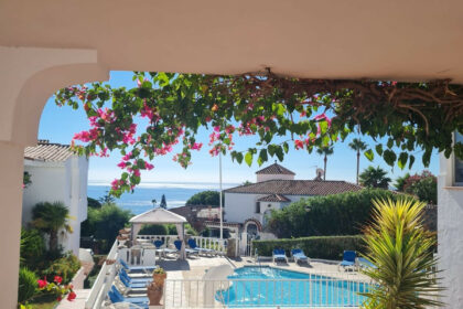 305f2bf1a35ce2e04386e5d1a9518fce - 16