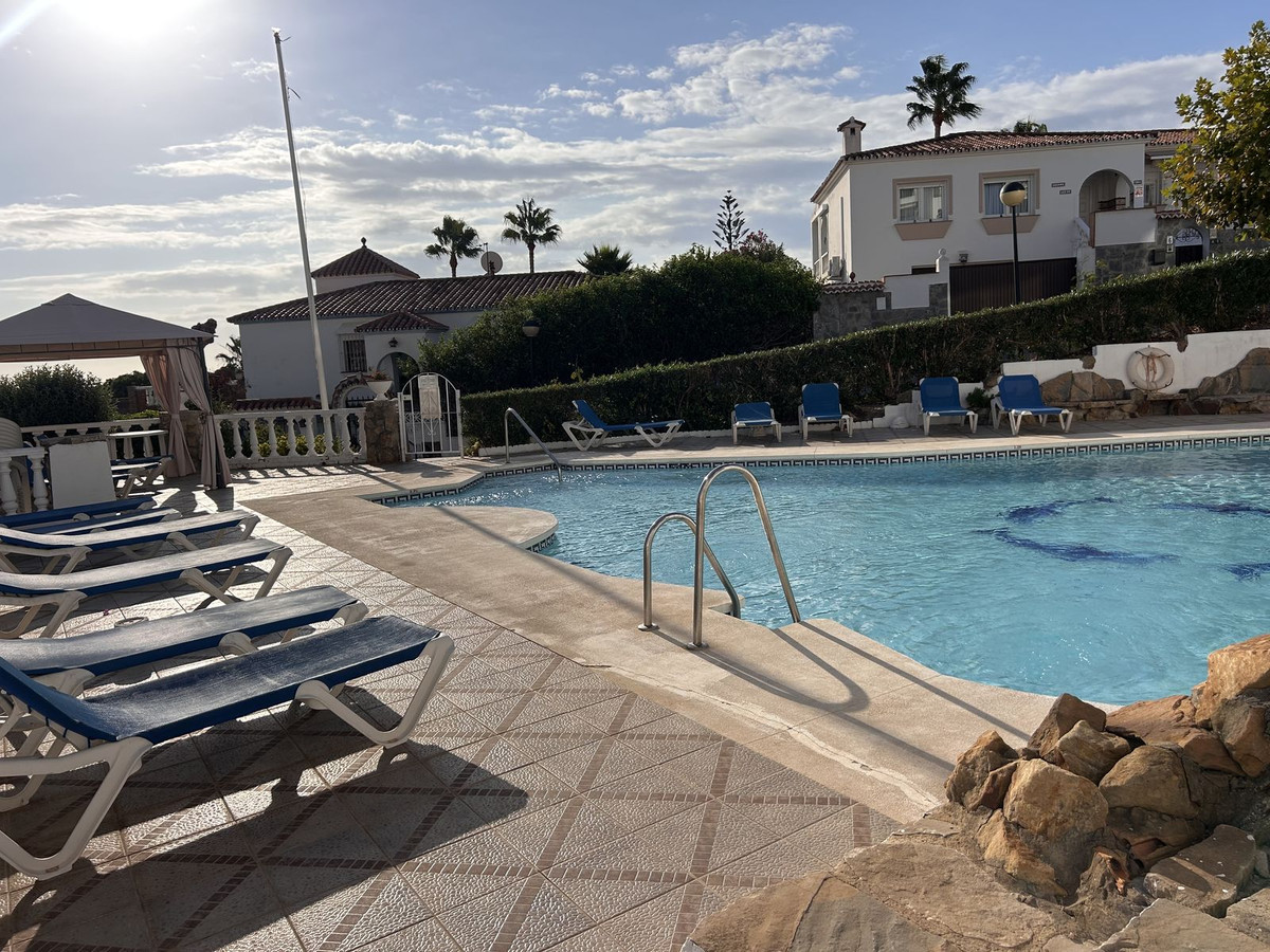 305f2bf1a35ce2e04386e5d1a9518fce - 19