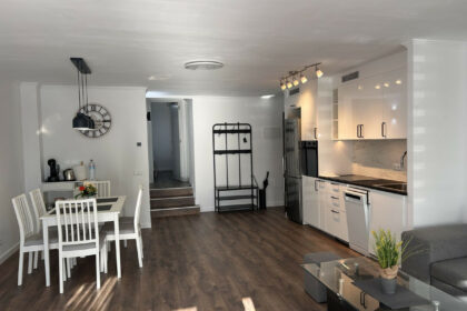 305f2bf1a35ce2e04386e5d1a9518fce - 2