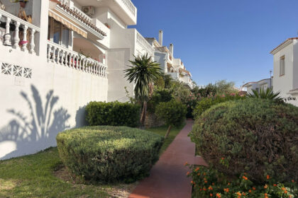 305f2bf1a35ce2e04386e5d1a9518fce - 23