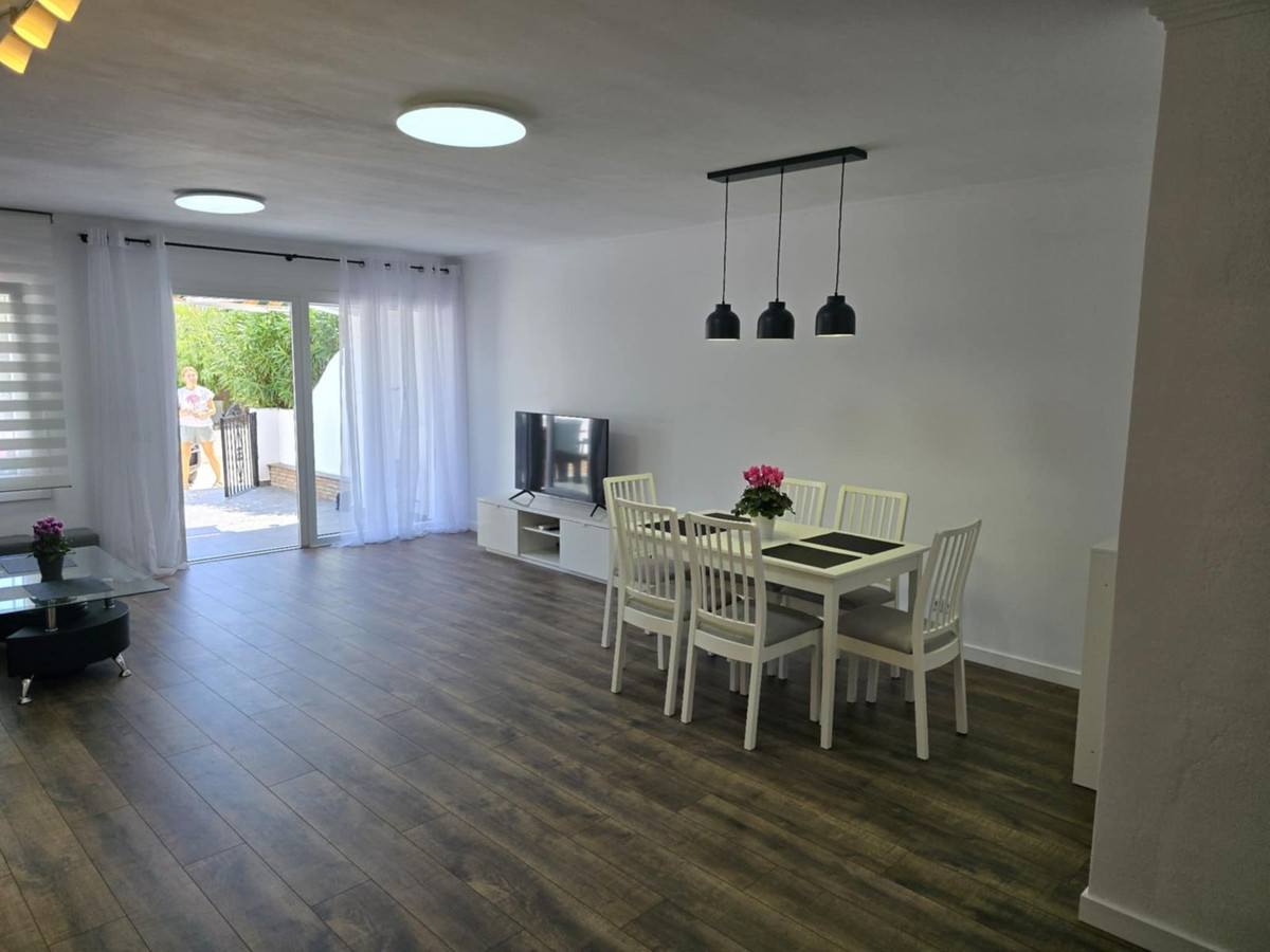 305f2bf1a35ce2e04386e5d1a9518fce - 3