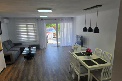 305f2bf1a35ce2e04386e5d1a9518fce - 4