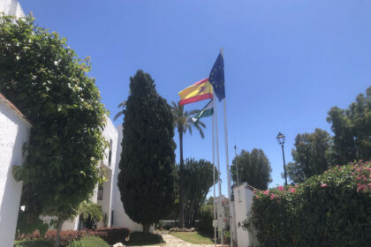 30b0f455b2e63aa04062ca53a884efc4 - 27