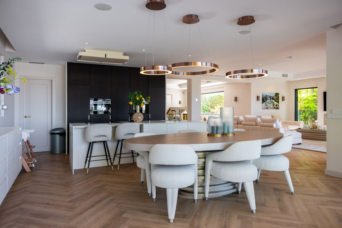 3156e11b1ee763b51999b51d3421d52e - 11