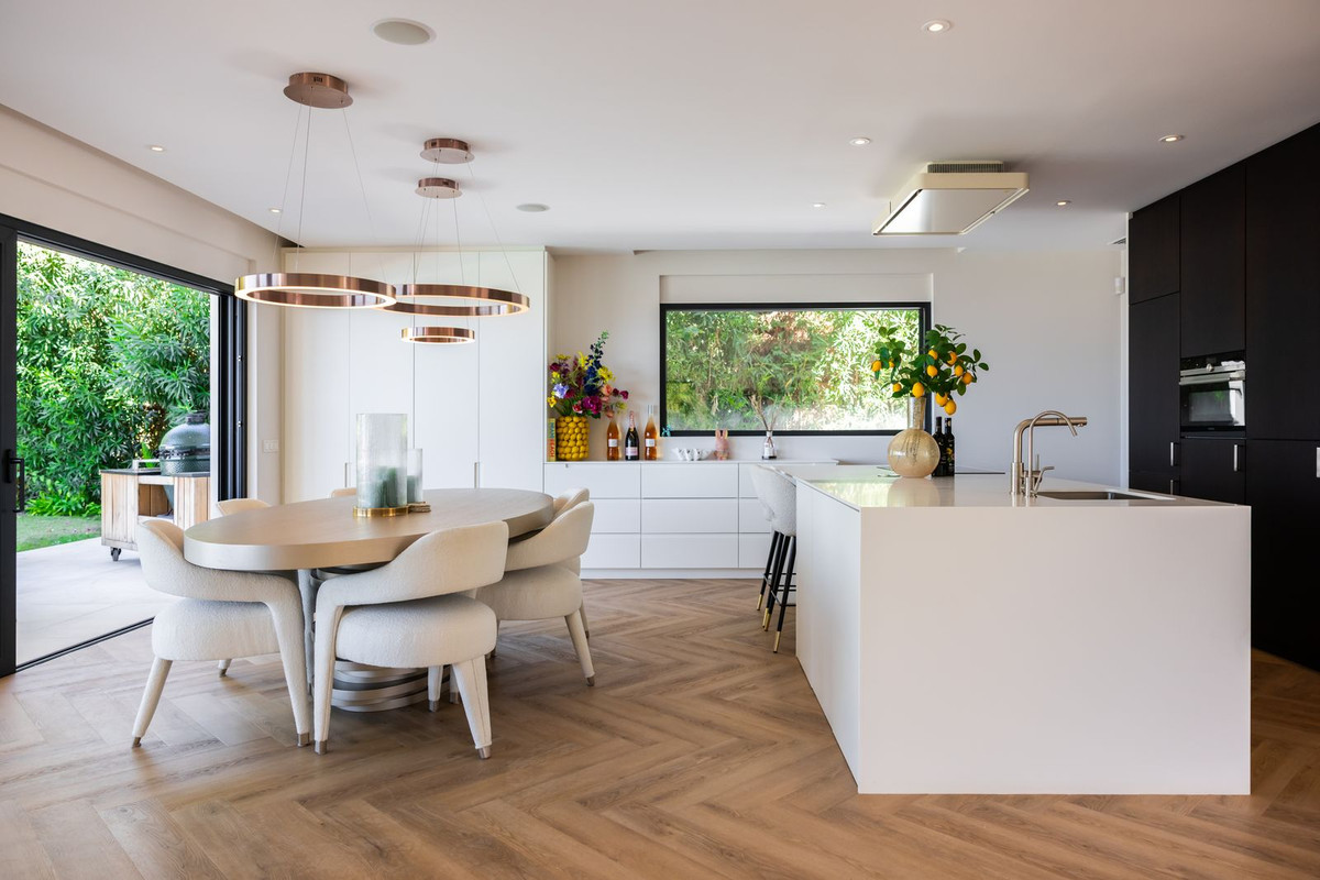 3156e11b1ee763b51999b51d3421d52e - 12