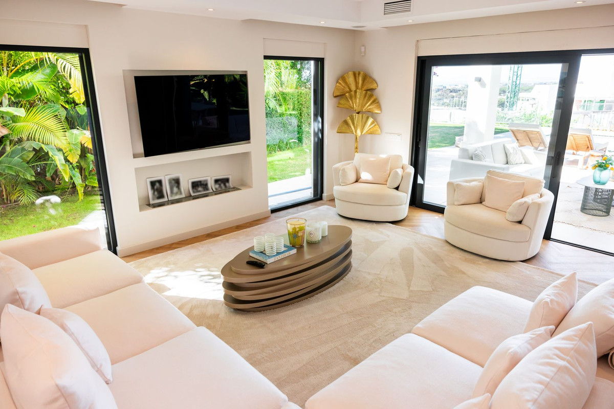 3156e11b1ee763b51999b51d3421d52e - 15