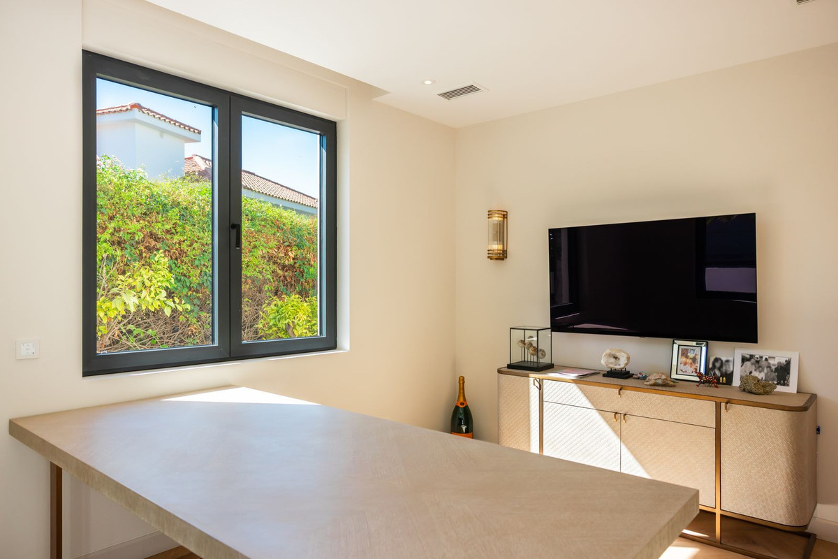 3156e11b1ee763b51999b51d3421d52e - 17