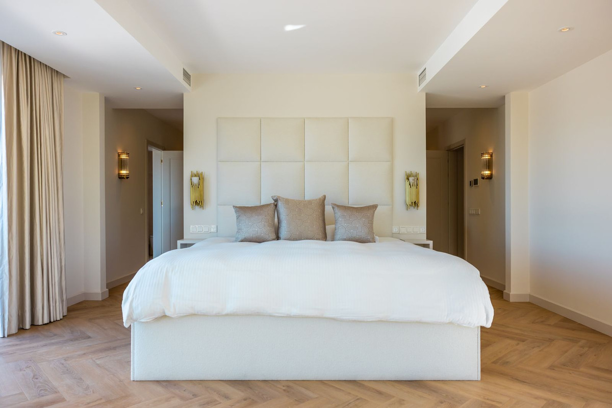 3156e11b1ee763b51999b51d3421d52e - 20