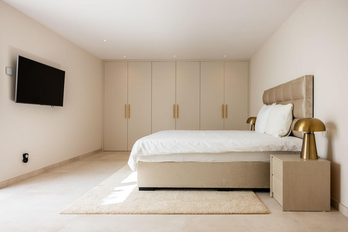 3156e11b1ee763b51999b51d3421d52e - 30