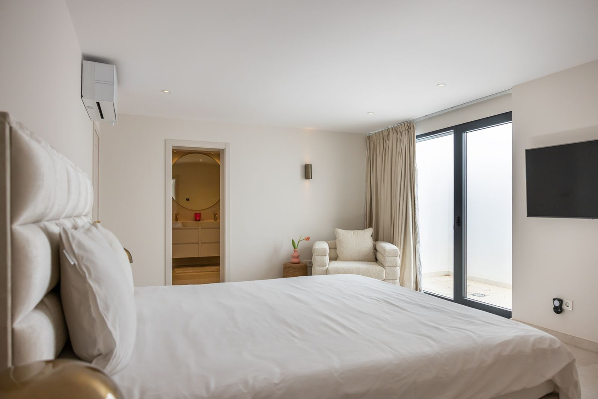 3156e11b1ee763b51999b51d3421d52e - 31