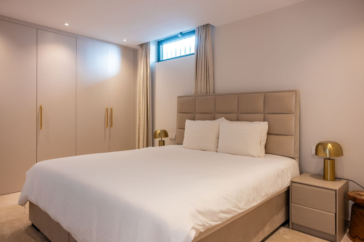 3156e11b1ee763b51999b51d3421d52e - 32