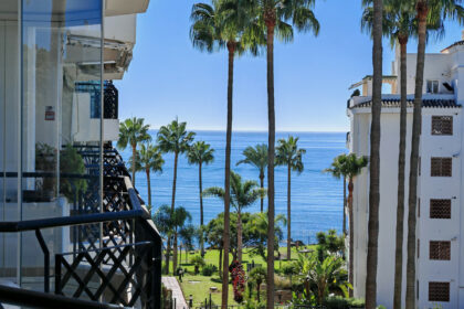 3167111943b9cba49cac01e714747ae9 - 18