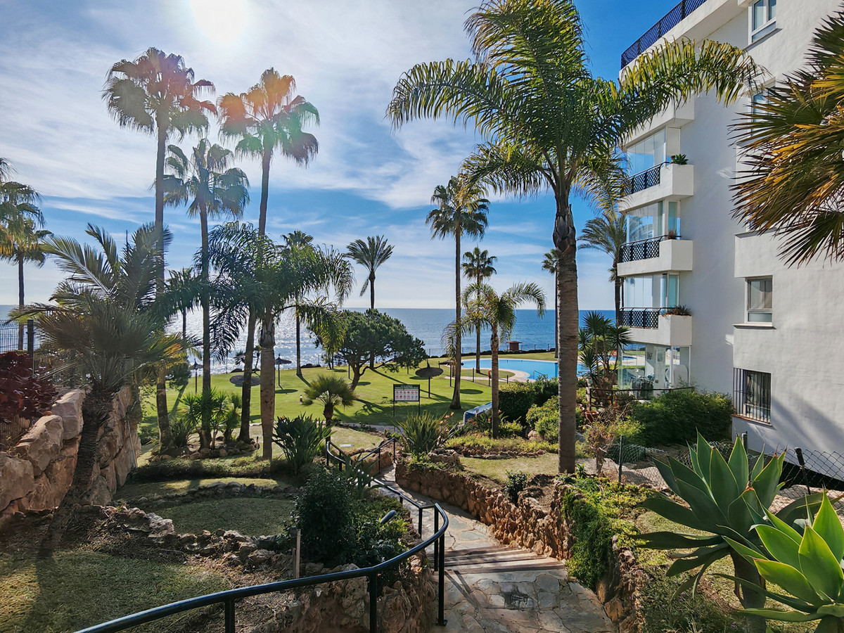 3167111943b9cba49cac01e714747ae9 - 20