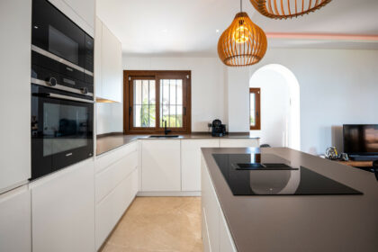 31cf4899f9954ed7aba09a85f5681a1f - 4