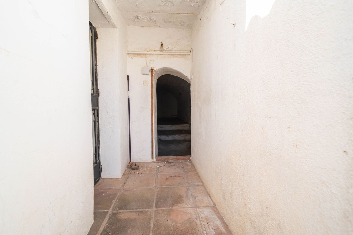 31ff27e3cda348d7e2bf0c401e92f9a8 - 14