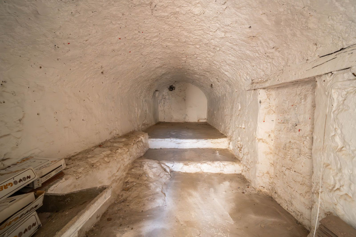 31ff27e3cda348d7e2bf0c401e92f9a8 - 15