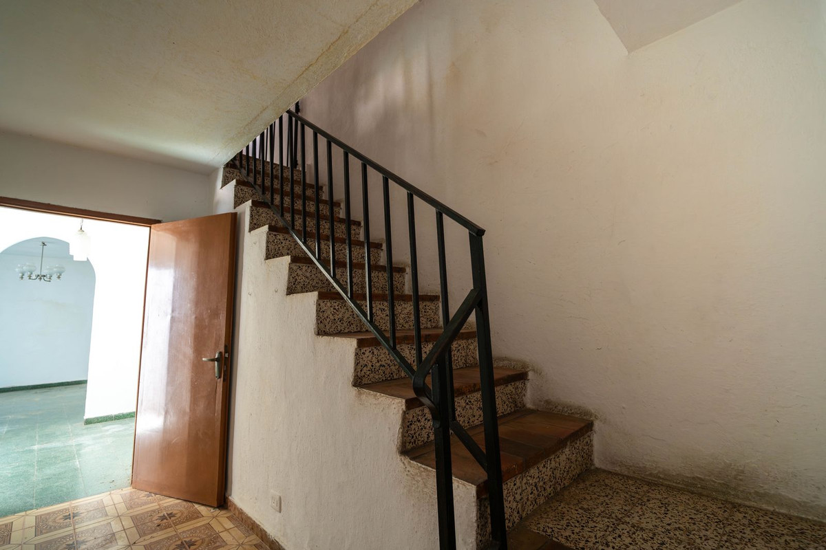 31ff27e3cda348d7e2bf0c401e92f9a8 - 18