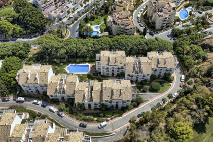 3353344fc63d4765dbd5292f432b6163 - 1