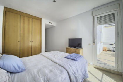 3353344fc63d4765dbd5292f432b6163 - 20