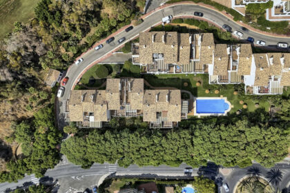 3353344fc63d4765dbd5292f432b6163 - 32