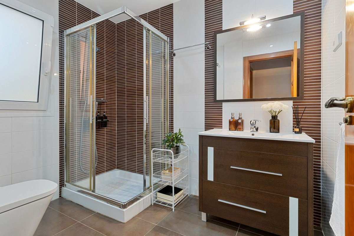 33d6638eb9a47a50940bd0dcfde0c53f - 24