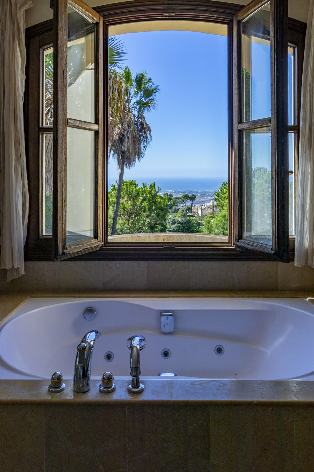 33d739a6537459cddfa71b7c4e7077c4 - 18