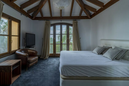 33d739a6537459cddfa71b7c4e7077c4 - 19